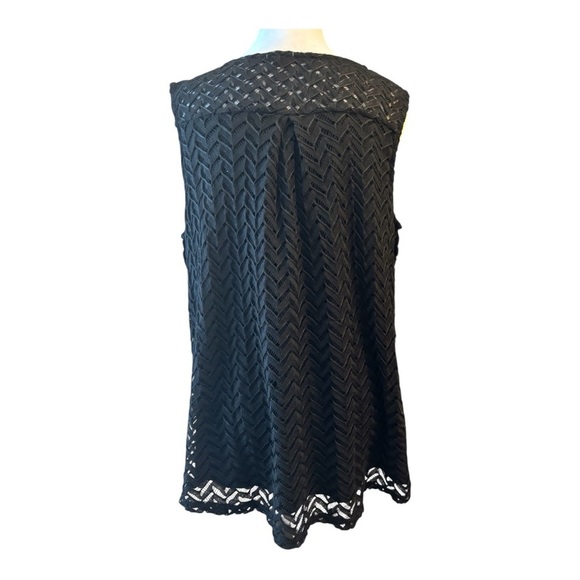 Avenue Sleeveless Tank Top - Picture 3 of 6